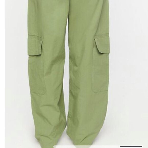 NWT Forever 21 Zipper-Pocket Cargo Pants in Olive Green - Size M - Picture 4 of 16